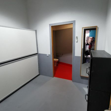 Traveller Box Hostel Севилья Экстерьер фото