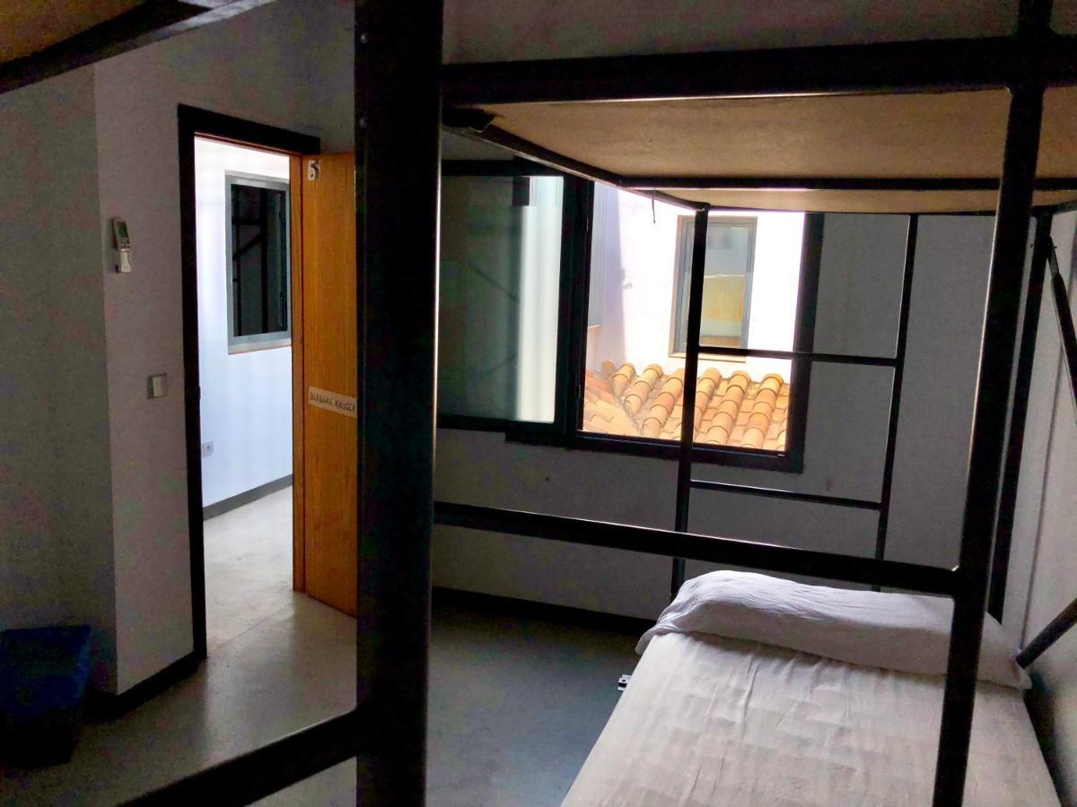 Traveller Box Hostel Севилья Экстерьер фото