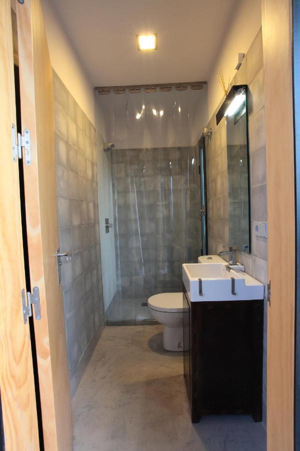 Traveller Box Hostel Севилья Экстерьер фото