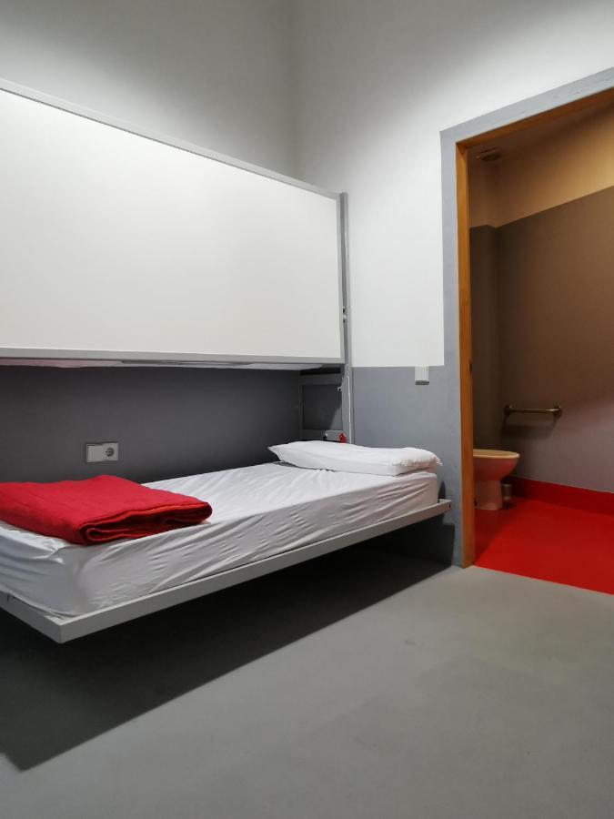 Traveller Box Hostel Севилья Экстерьер фото