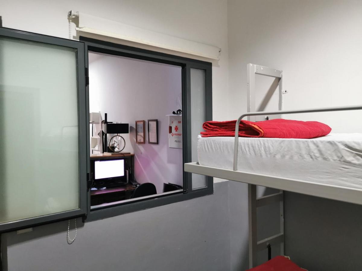 Traveller Box Hostel Севилья Экстерьер фото