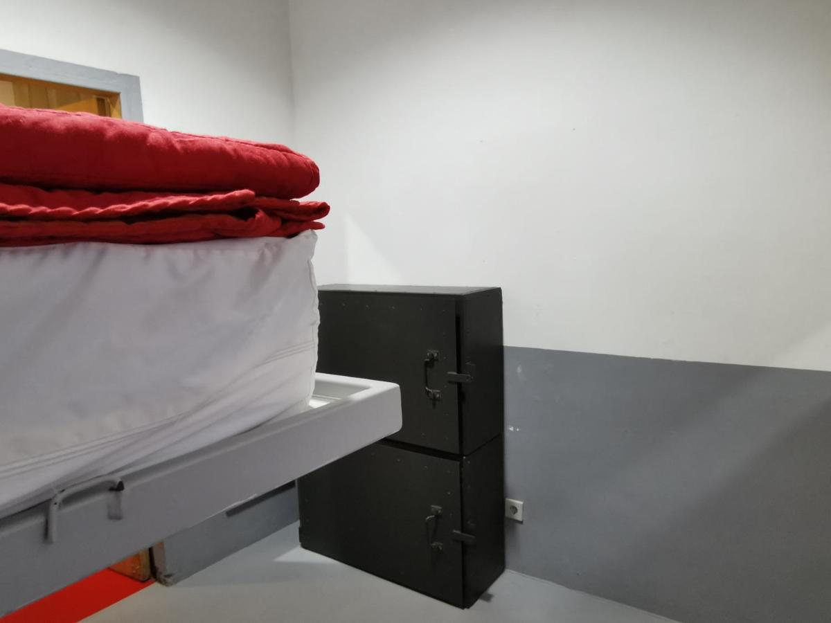 Traveller Box Hostel Севилья Экстерьер фото