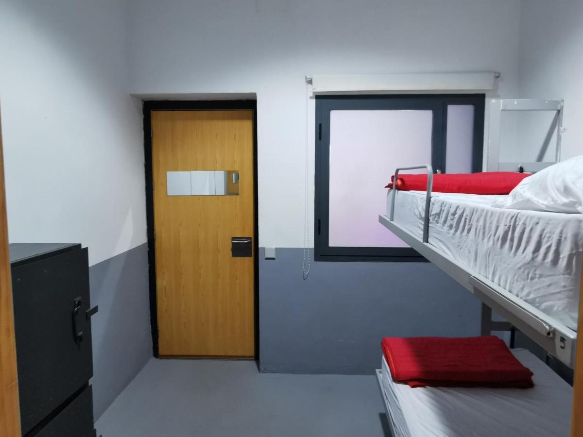 Traveller Box Hostel Севилья Экстерьер фото