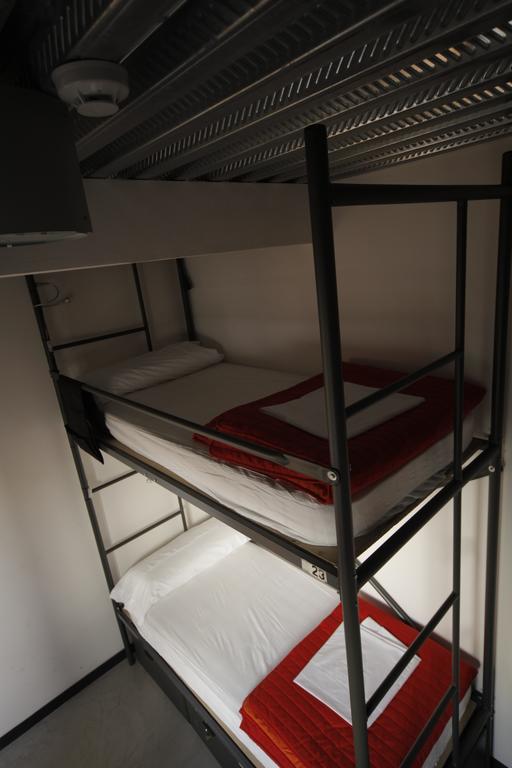 Traveller Box Hostel Севилья Номер фото