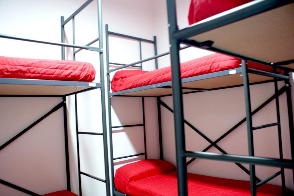 Traveller Box Hostel Севилья Номер фото