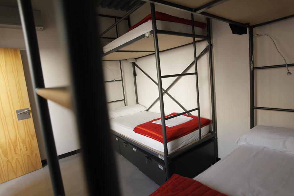 Traveller Box Hostel Севилья Экстерьер фото