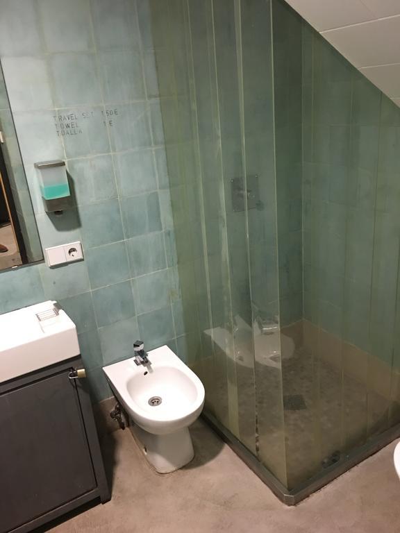 Traveller Box Hostel Севилья Экстерьер фото